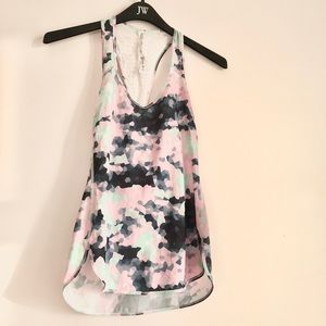 NWOT Lululemon athletic top